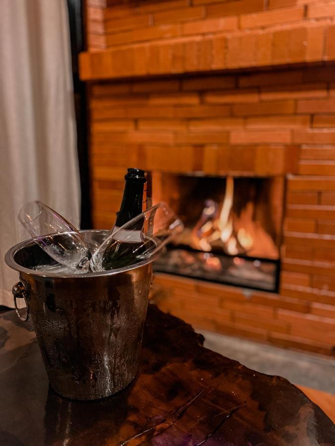 بوم ريتيرو Chale Romantico Com Banheira De Hidromassagem E Lareira المظهر الخارجي الصورة